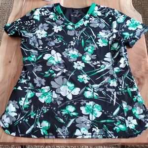 CHEROKEE SCRUB TOP